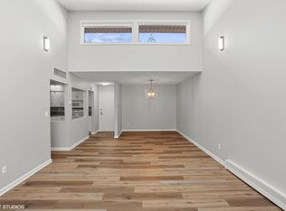 705 E Burnsville Pkwy APT 304, Burnsville, MN 55337