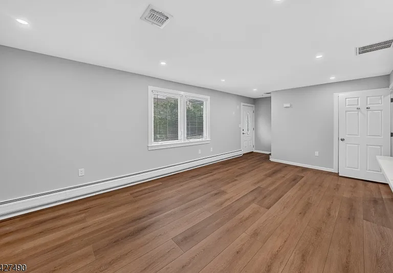 210 Walnut St #R — Photo 3