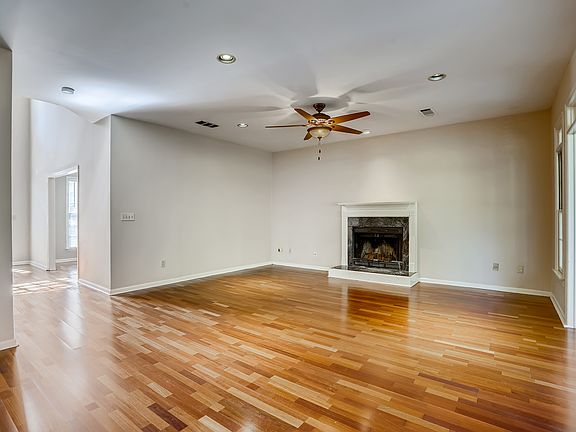 5th image of 977 Old Greystone Dr