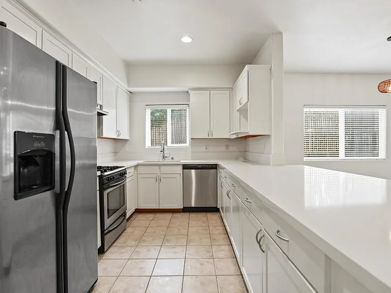 1433 Federal Ave #101 — Photo 11