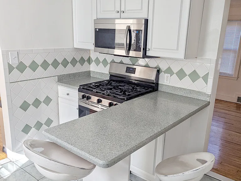 111 Gladeside Ave #1 — Photo 3