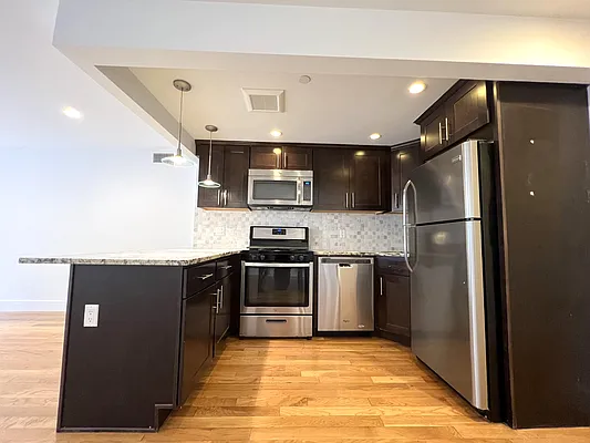 Rented by Oxford Property Group | media 17