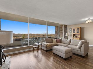 1000 Urlin Ave APT 904, Grandview, OH 43212