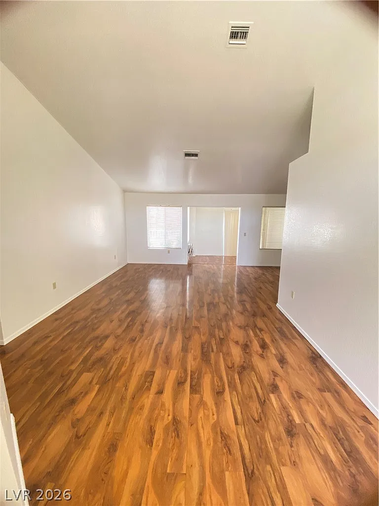 2 bed, 2.0 bath, 1349 sqft, $1,900 — Photo 2