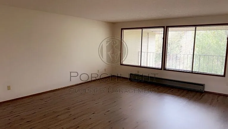 405 La Villa Dr — Photo 10