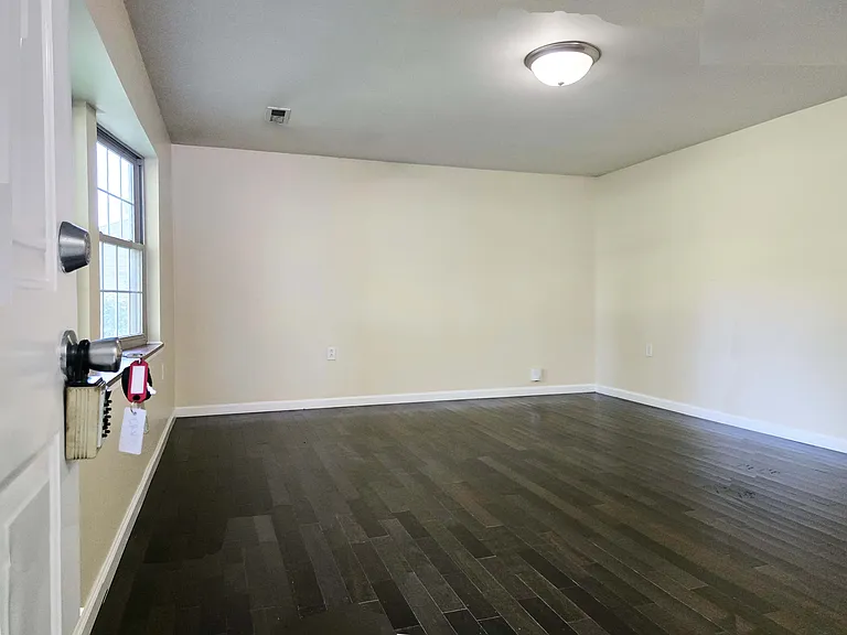 930 S Henderson St #1 — Photo 2