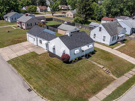 2nd image of 1156 Leslie St
