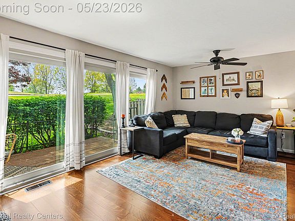 5th image of 753 Oak Brook Ridge Dr