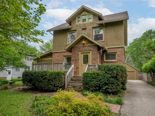 1320 43rd St, Des Moines, IA 50311