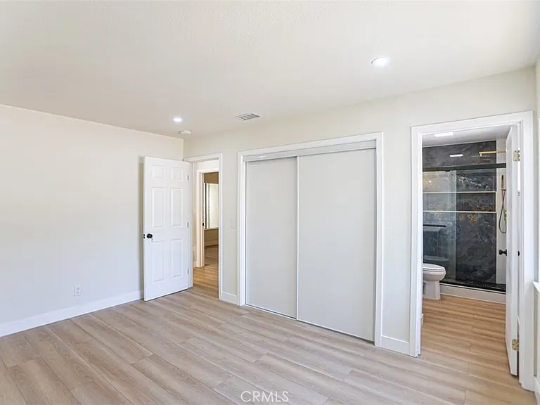 2452 E Brenda St — Photo 24
