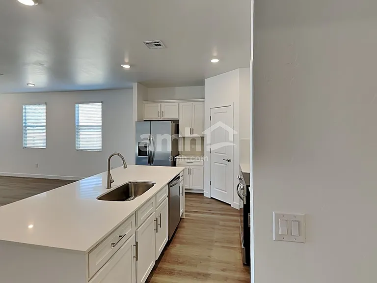 13098 N Mustang Crossing Rd — Photo 3