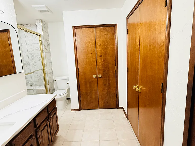 1817 Victoria Dr — Photo 14