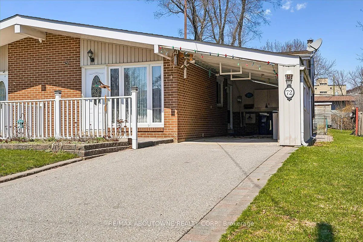 72 Dogwood Cres photo 1
