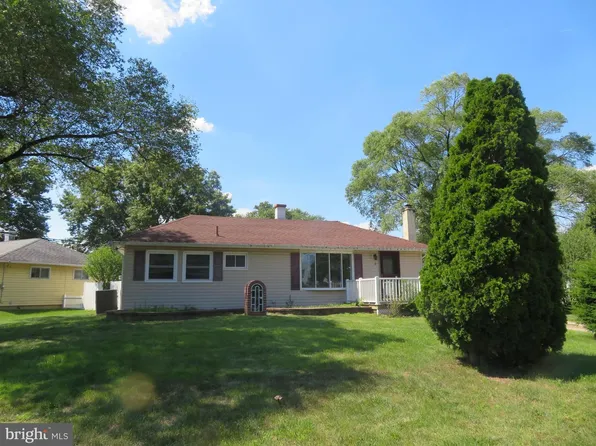 2521 Creek Rd, Hainesport, NJ 08036