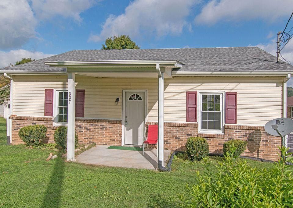2 Bedroom, 1 Bath - Main Level Duplex with Central Air, Walk to Downtown and Creeper Trail, 337 Madison Street, Abingdon, VA 24210 - Call Owner for Details 434-260-1040