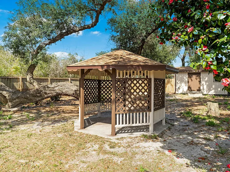 Gazebo.