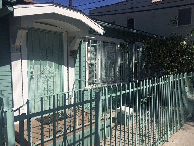 1st image of 1218 N St Andrews Pl