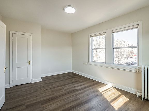 4th image of 723 12th St SE