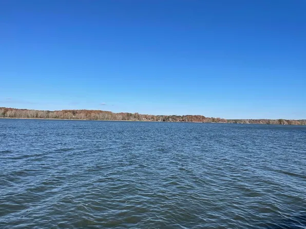 27 Shore Dr, Boydton, VA 23917