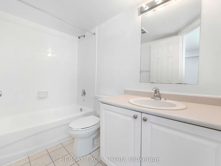 1407 Dupont St #112 — Photo 13