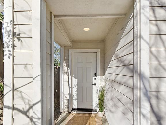 4th image of 2345 Roualt St