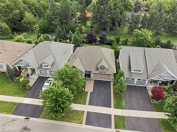 3rd image of 13 Oakdale Blvd