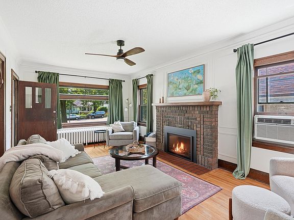 3rd image of 4220 Minnehaha Ave