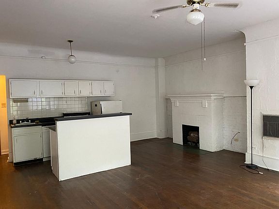 3rd image of 2715 N Hampden Ct #1