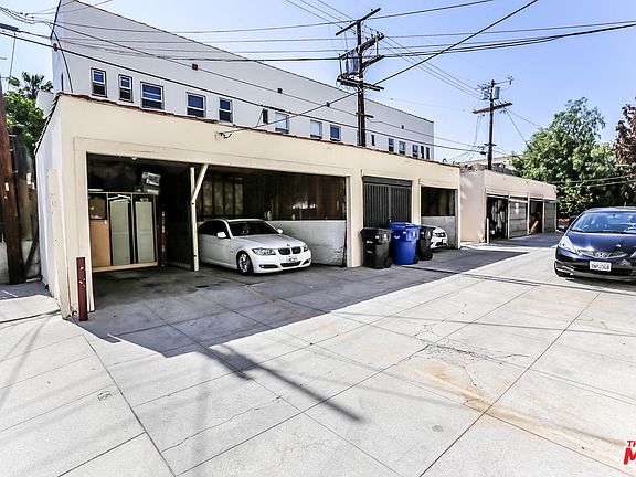 3rd image of 635 N Plymouth Blvd