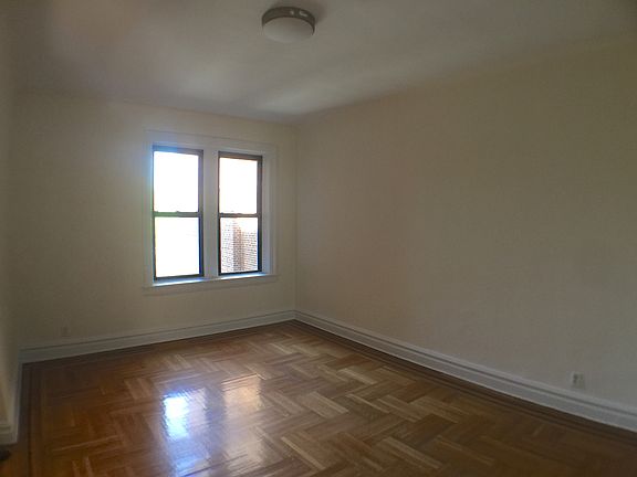 2nd image of 921 Washington Ave #4OURA