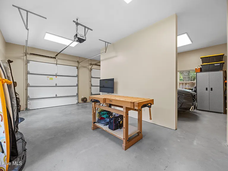 202 Windemere Rd — Photo 65
