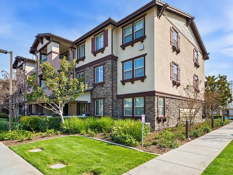 Meadow Square Apartment Homes — Photo 30