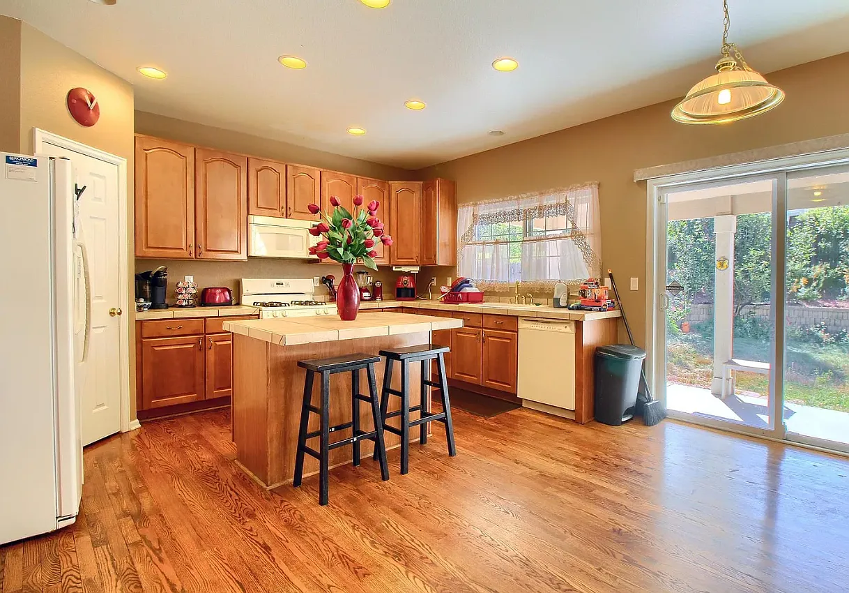 20428 East Saratoga Place — Photo 3
