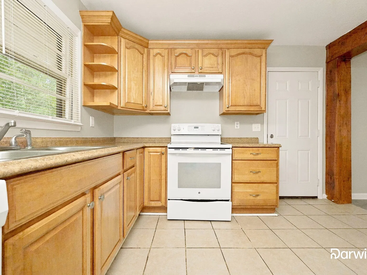 3 bed, 1.5 bath, 1100 sqft, $1,520 — Photo 3