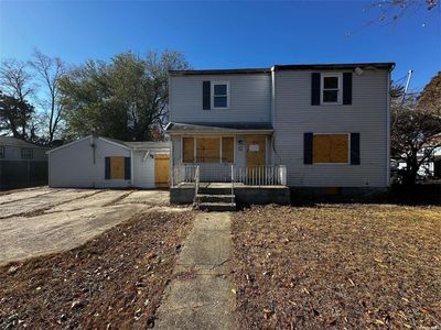 52 Park Avenue, Brentwood, NY, 11717