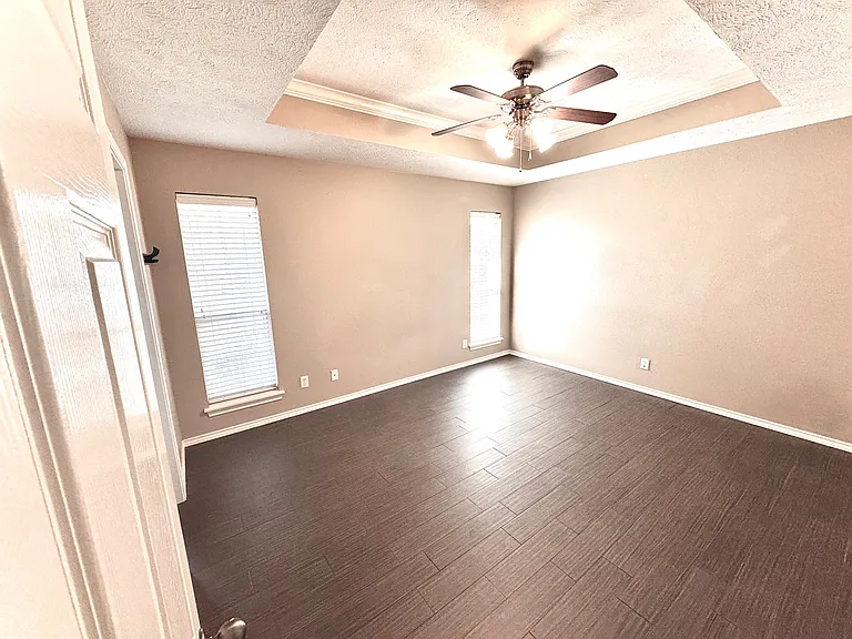 604 Harris Dr — Photo 7