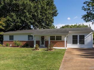 246 Howard Dr, Ballwin, MO 63021