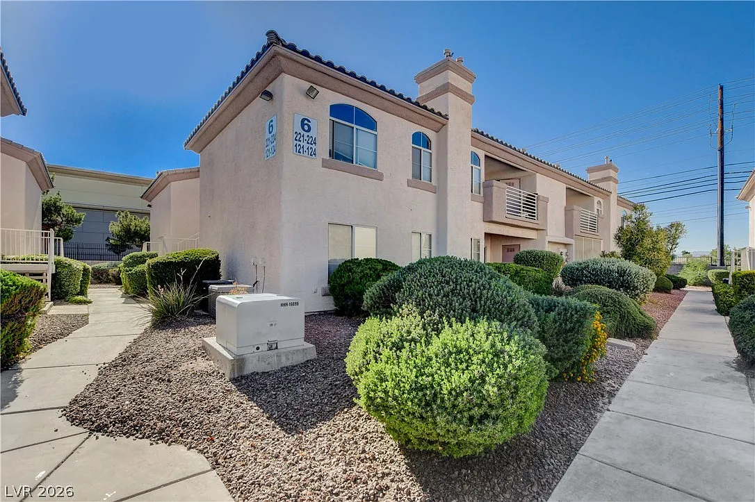 2 bed, 2.0 bath, 1073 sqft, $1,195 — Photo 1
