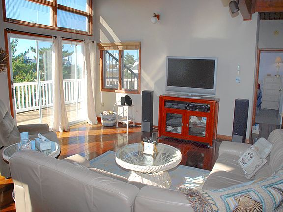 3rd image of 4 La Baia Dr