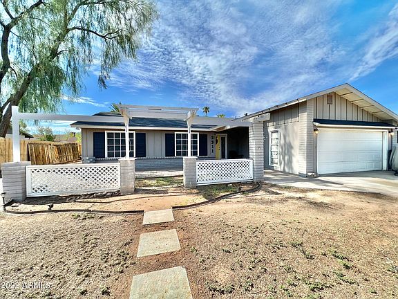 3rd image of 2311 E Garnet Ave