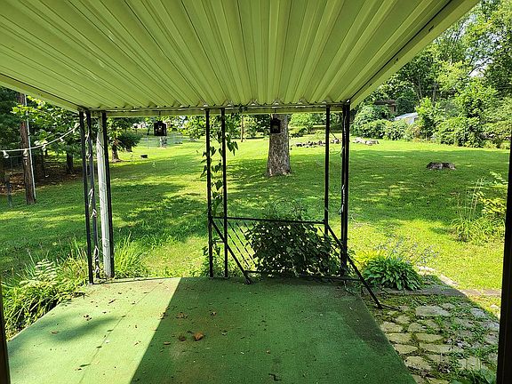 2nd image of 2055 Scenic Dr NE