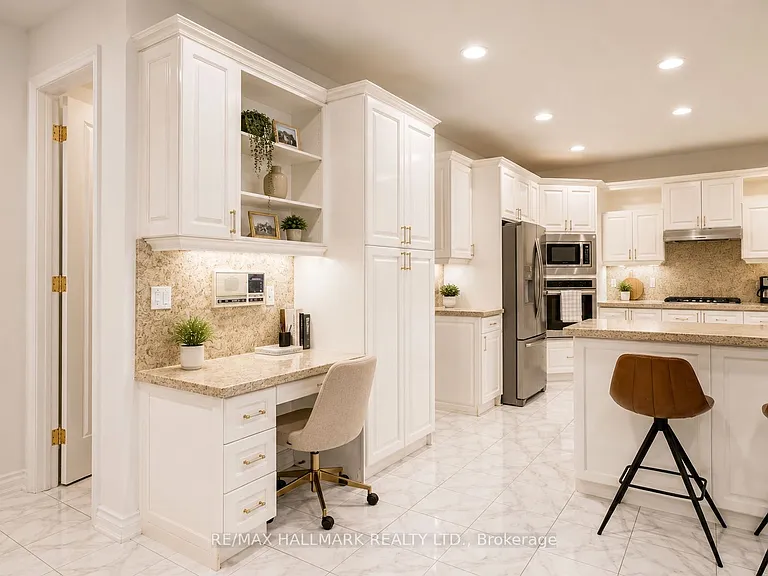 51 Risebrough Ave — Photo 7