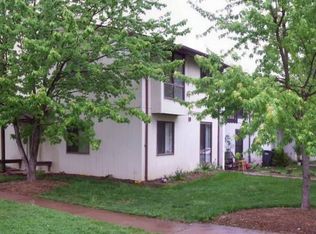 19 Regis Cir, Sterling, VA 20164