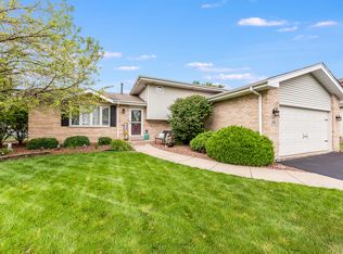 2411 Jackson Branch Dr, New Lenox, IL 60451