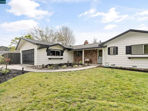 1024 Sanders Dr, Moraga, CA 94556