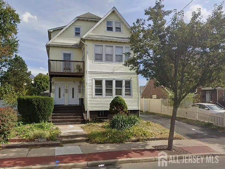 206 Washington Ave — Photo 1