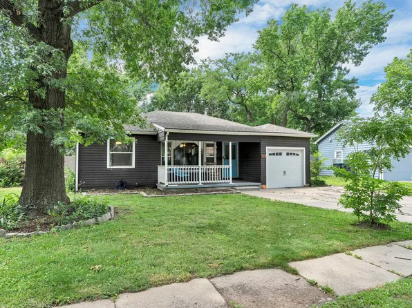 645 S Waverly Dr, Wichita, KS 67218