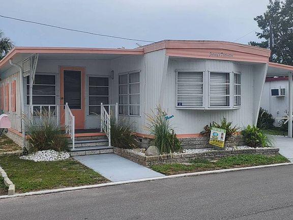 2nd image of 4125 Park St N Lot 10042