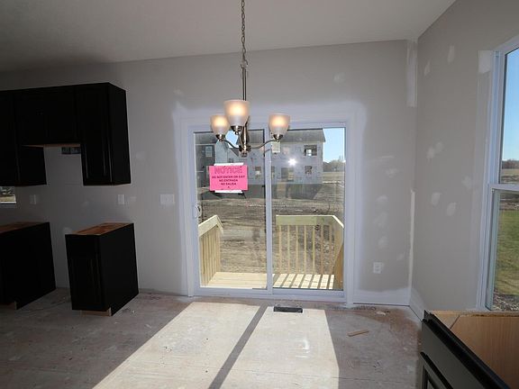 4th image of 655 Hilton Dr