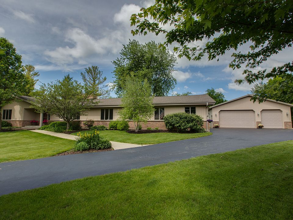 1st image of 26070 W Laurel Ct